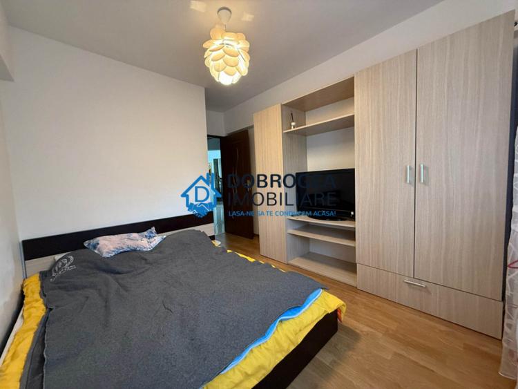 Apartament cu 3 camere decomandat, mobilat în Babadag