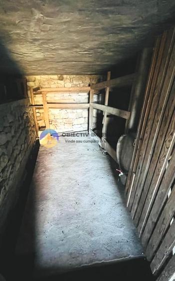Casă cu 5 camere cu Teren 4262 Mp în Borlești
