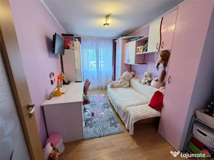Apartament cu 3 camere decomandat în Ultracentral