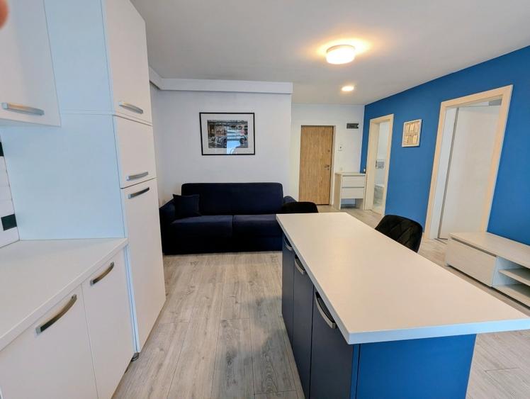 Apartament cu 2 camere semidecomandat, mobilat în Între Lacuri