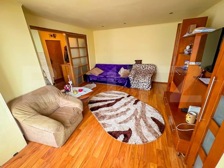 Apartament cu 4 camere decomandat, mobilat în Gojdu
