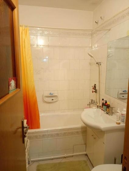 Apartament cu 4 camere semidecomandat în Tomis Nord