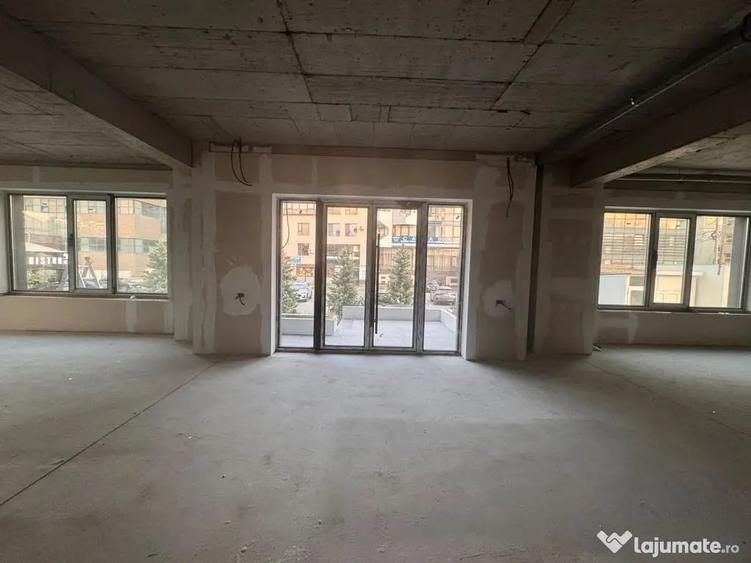 Spațiu comercial, de 90 mp, în Ultracentral