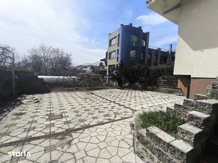 Spațiu comercial, de 325 mp, în Ultracentral