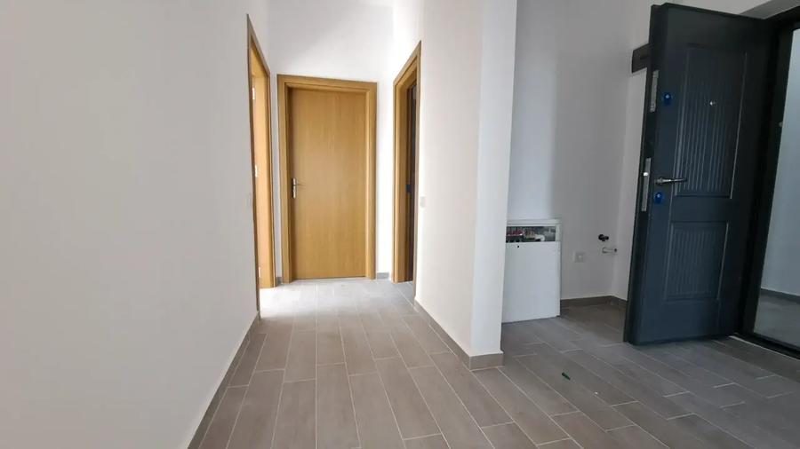 Apartament cu 3 camere decomandat în Theodor Pallady