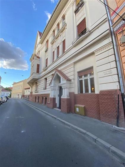 Garsonieră decomandată, mobilată în Ultracentral