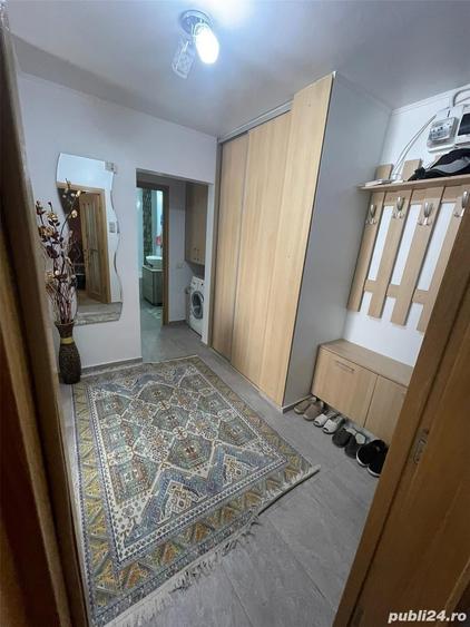 Apartament cu 2 camere decomandat în Poarta 6