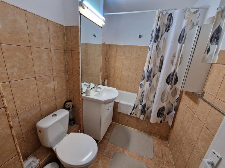 Apartament cu 4 camere decomandat în Feldioara