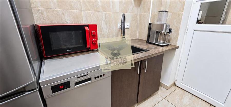 Apartament cu 3 camere semidecomandat, mobilat în Calea Poplăcii