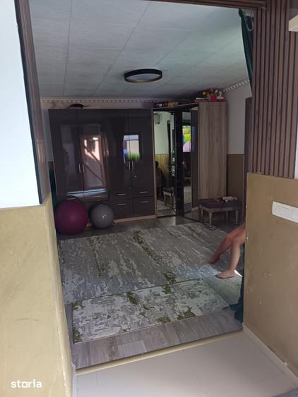 Casă cu 3 camere cu Teren 237.62 Mp în Andronache