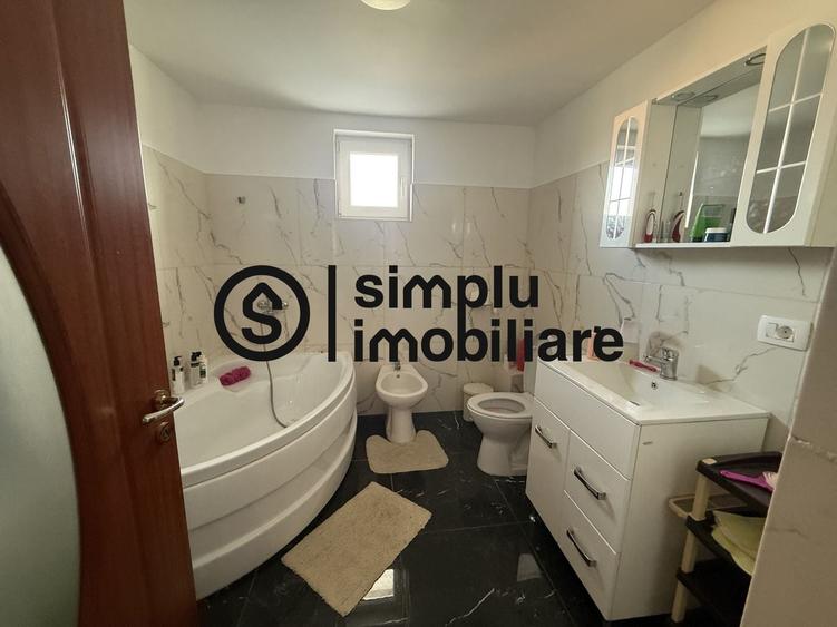 Casă individuală cu 4 camere cu Canalizare în Bariera Vâlcii