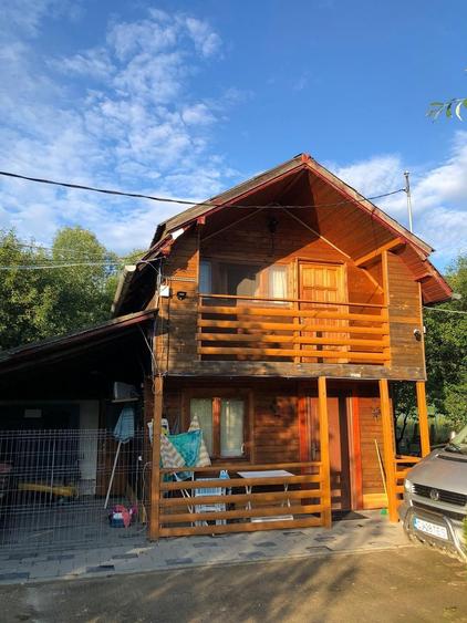 Casă cu 4 camere în Sântioana
