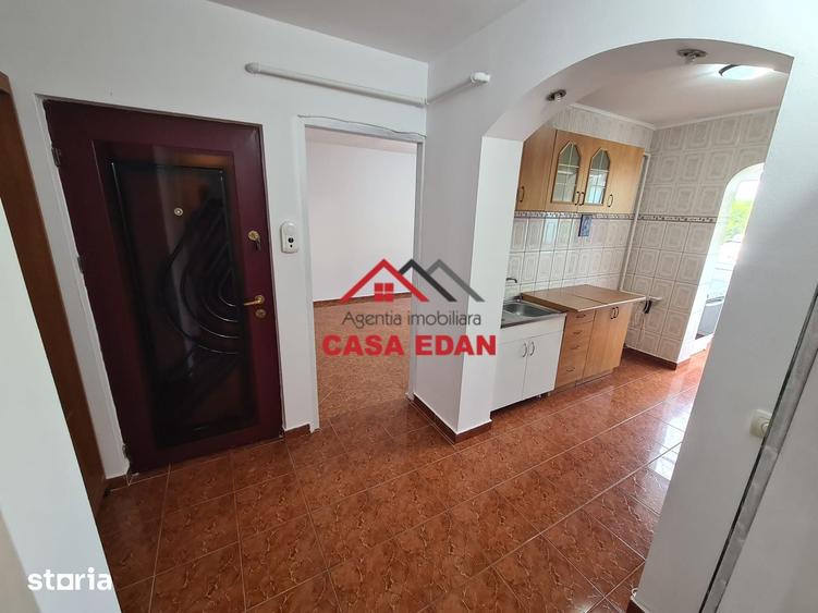 Apartament cu 2 camere decomandat în Piața Centrală
