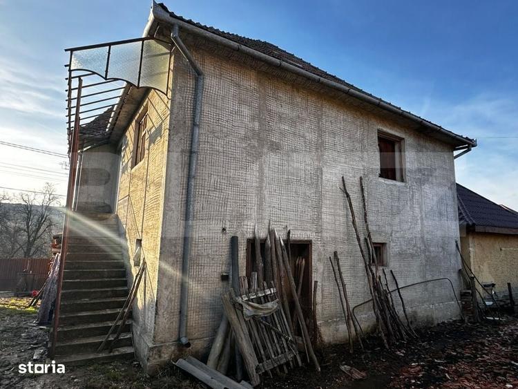 Casă cu 4 camere în Aghireș
