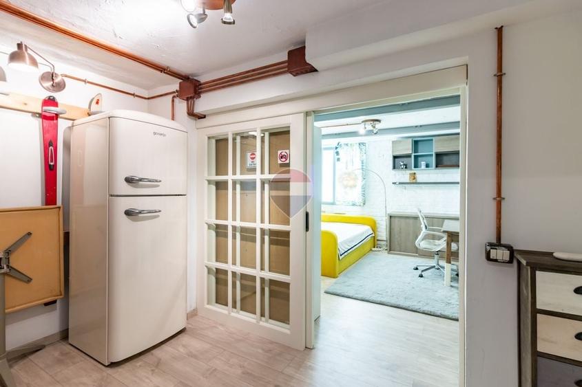 Apartament cu 4 camere semidecomandat, mobilat în Turda