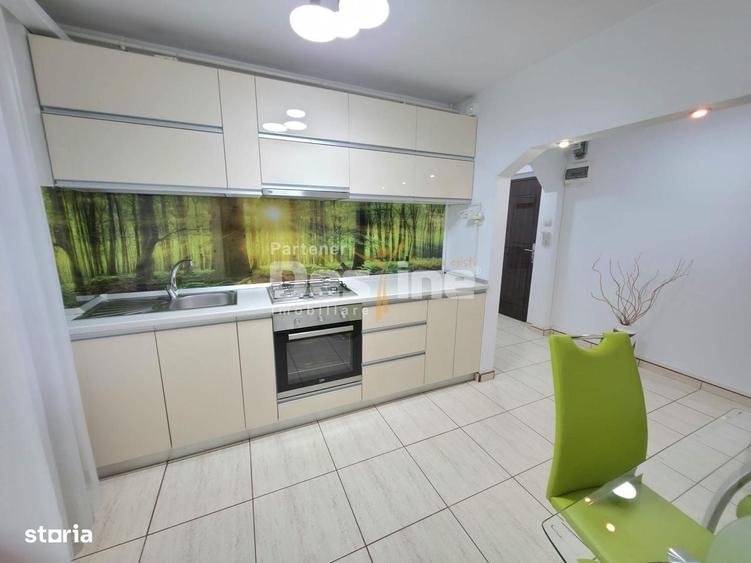 Apartament cu 3 camere semidecomandat în Gorjului