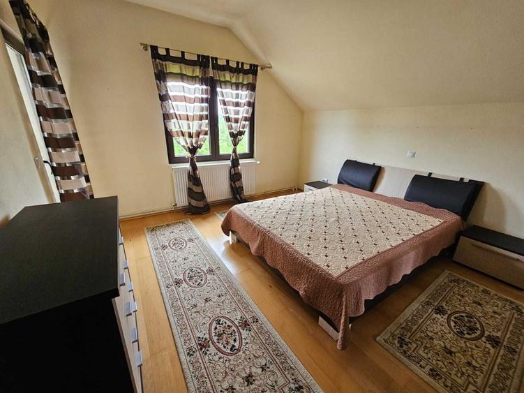 Casă cu 4 camere în Central