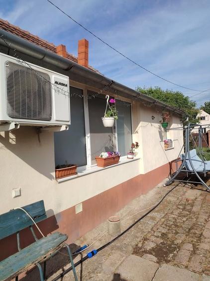 Casă individuală cu 4 camere cu Canalizare în Central