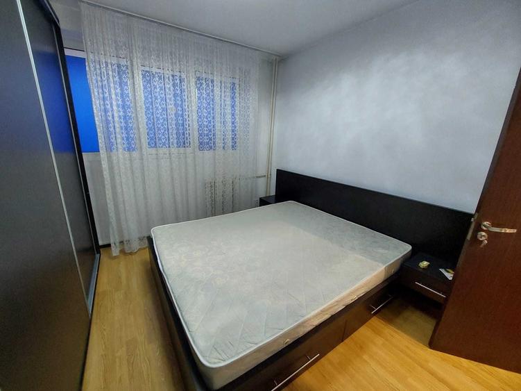 Apartament cu 3 camere decomandat în Brâncoveanu