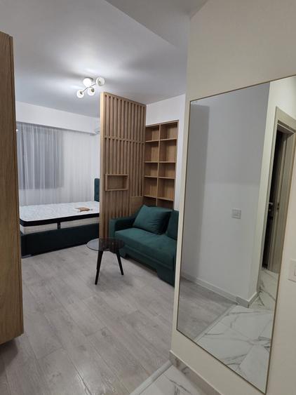 Garsonieră decomandată în Gorjului