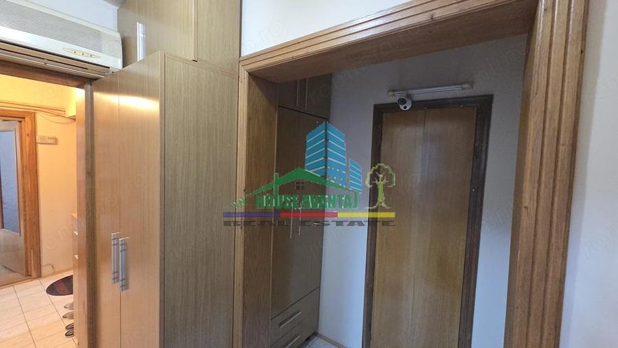 Apartament cu 3 camere decomandat în Obor