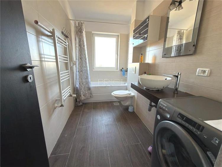 Apartament cu 2 camere semidecomandat în Tractorul