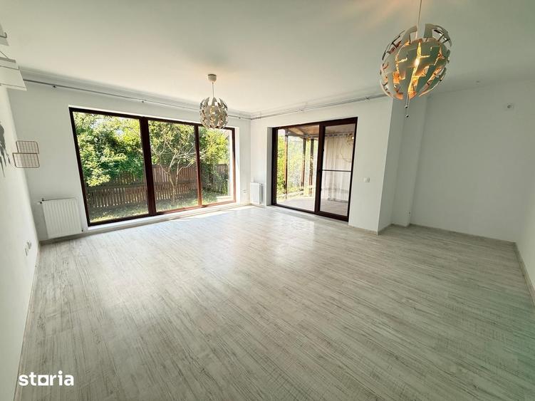 Casă cu 4 camere cu Teren 250 Mp în Tamași