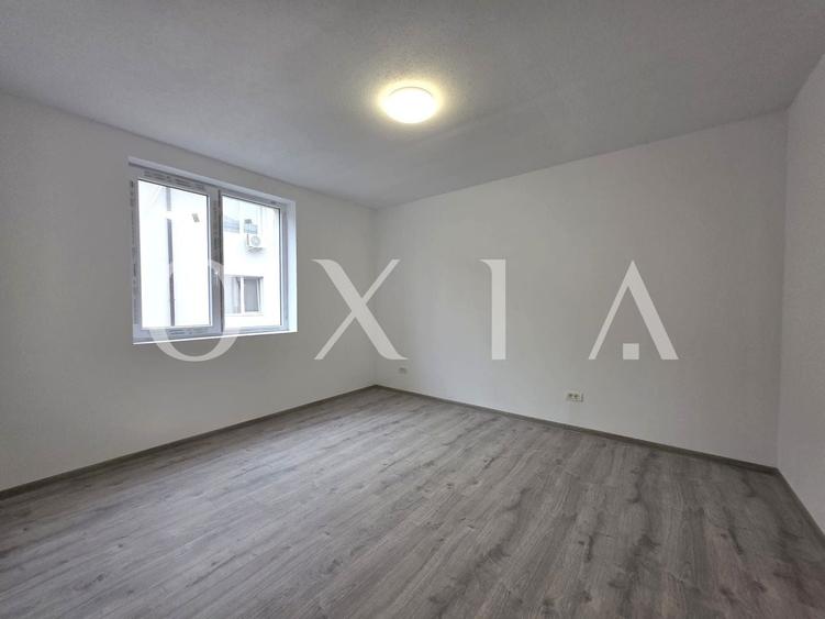 Apartament cu 3 camere semidecomandat în Giroc