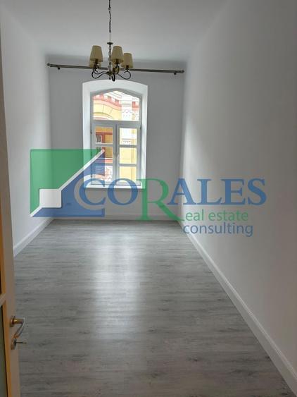 Apartament cu 3 camere semidecomandat în Ultracentral
