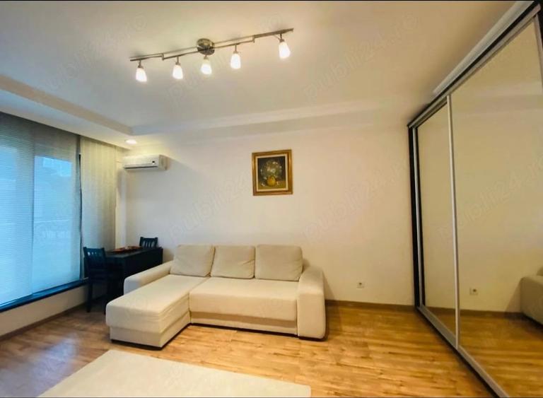 Garsonieră decomandată în Central