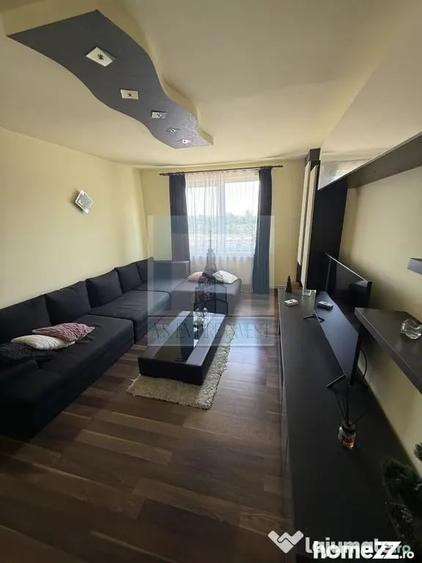 Apartament cu 3 camere decomandat în Astra
