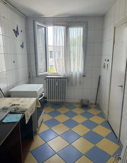 Apartament cu 3 camere semidecomandat, mobilat în Giurgiului