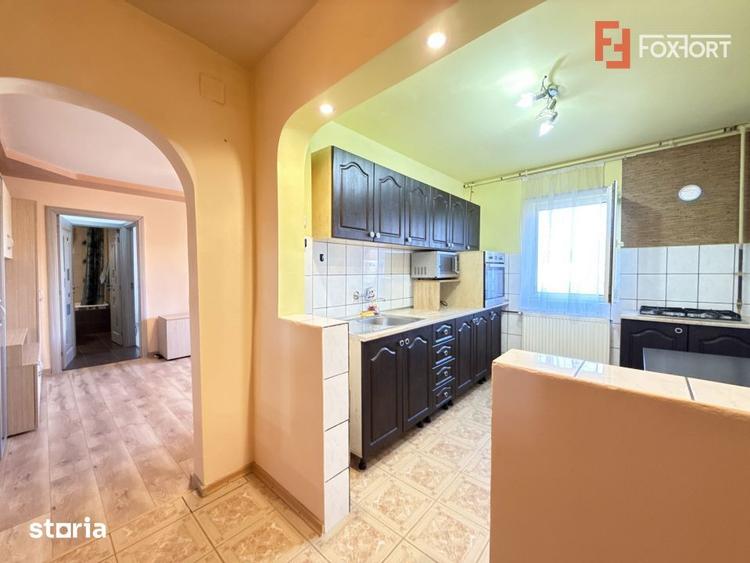 Apartament cu 2 camere semidecomandat în Lipovei