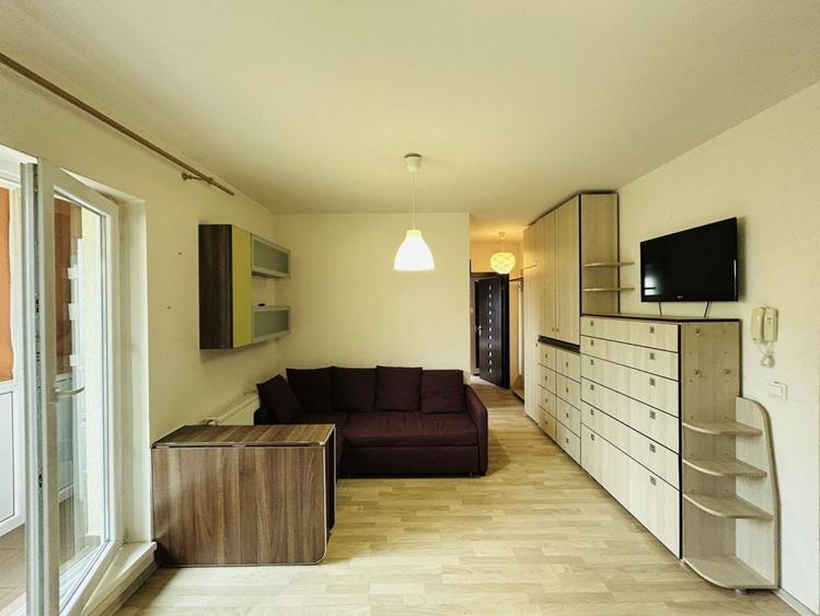 Apartament cu 2 camere semidecomandat în Gușterița