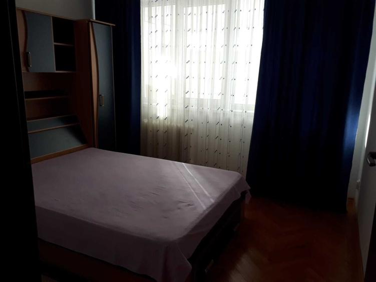 Proprietar inchiriez Ap 2 camere Etaj 3 decomandat Titan - 3