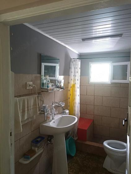Casă cu 3 camere în Central
