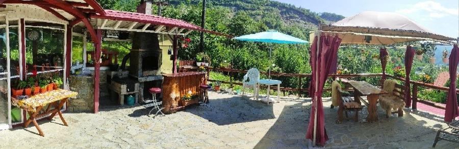 Casă individuală cu 5 camere cu Garaj în Siriu