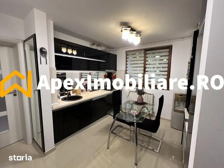 Apartament cu 3 camere semidecomandat în Timpuri Noi