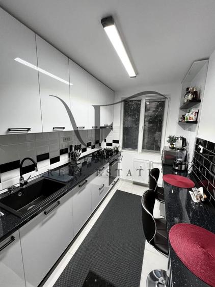 Apartament cu 3 camere decomandat în Obor