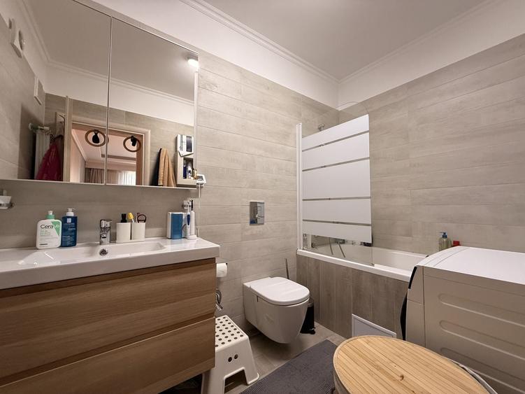 Apartament cu 3 camere decomandat, mobilat în Bucureștii Noi