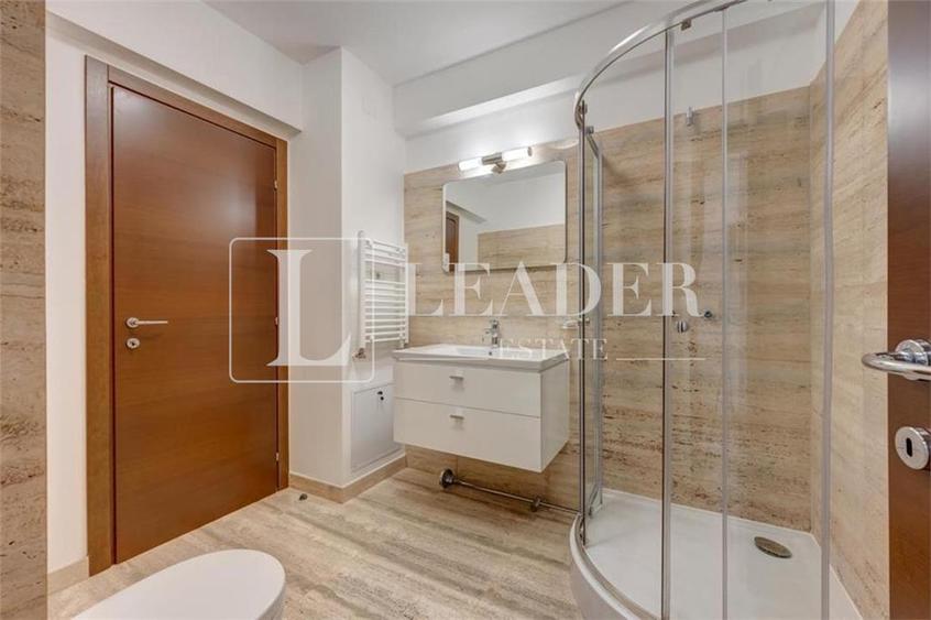 Apartament cu 4 camere semidecomandat, mobilat în Dacia