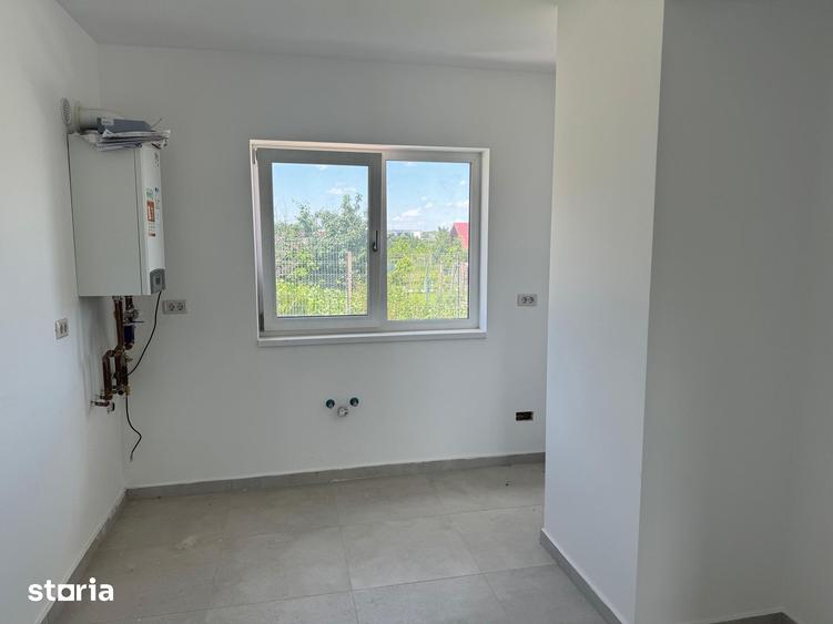 Casă cu 4 camere cu Teren 250 Mp în Bârnova