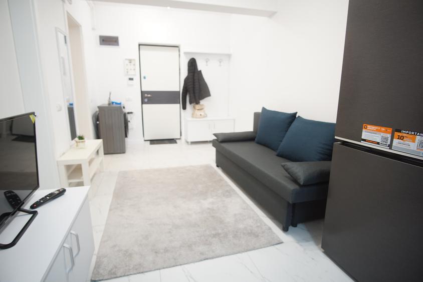 Apartament cu 2 camere nedecomandat în Apărătorii Patriei