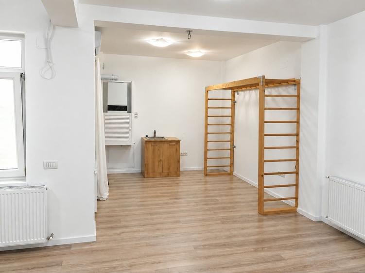 Spațiu comercial, de 42 mp, în Viilor
