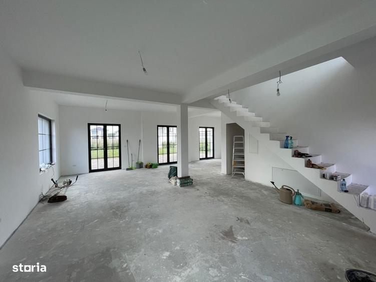 Casă cu 4 camere în Ghiroda