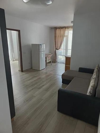 Apartament cu 3 camere semidecomandat în Arhitecților - Calea Cisnădiei — fotografia 3