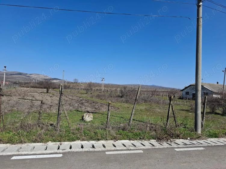 Teren de 1530 mp, în Gura Vadului