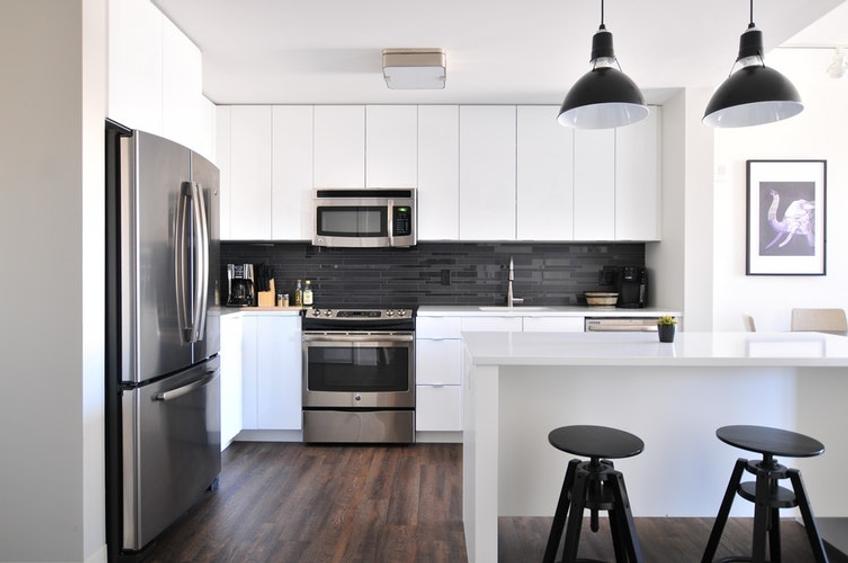 Apartament cu 3 camere decomandat în Aeroport