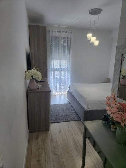 Apartament cu 3 camere decomandat, mobilat în Pantelimon