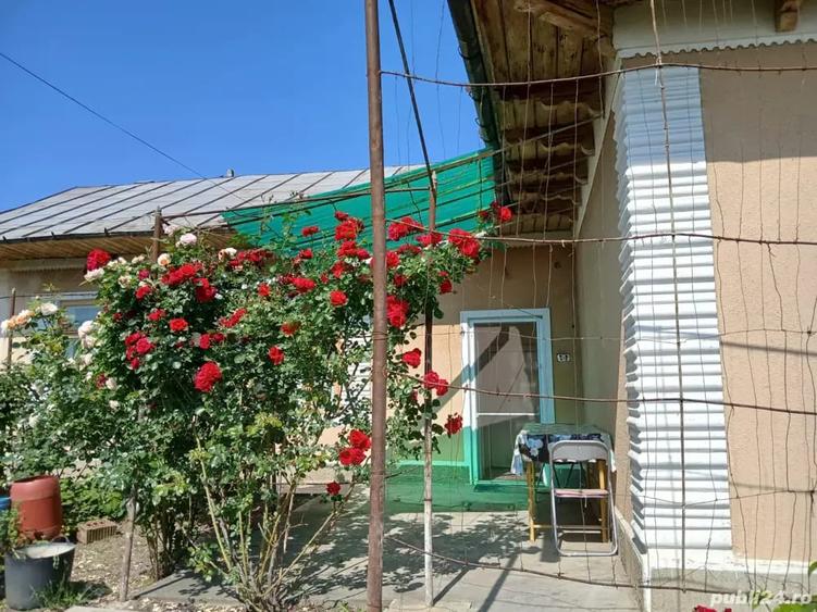 Casă cu 6 camere cu Teren 1094 Mp în Huși